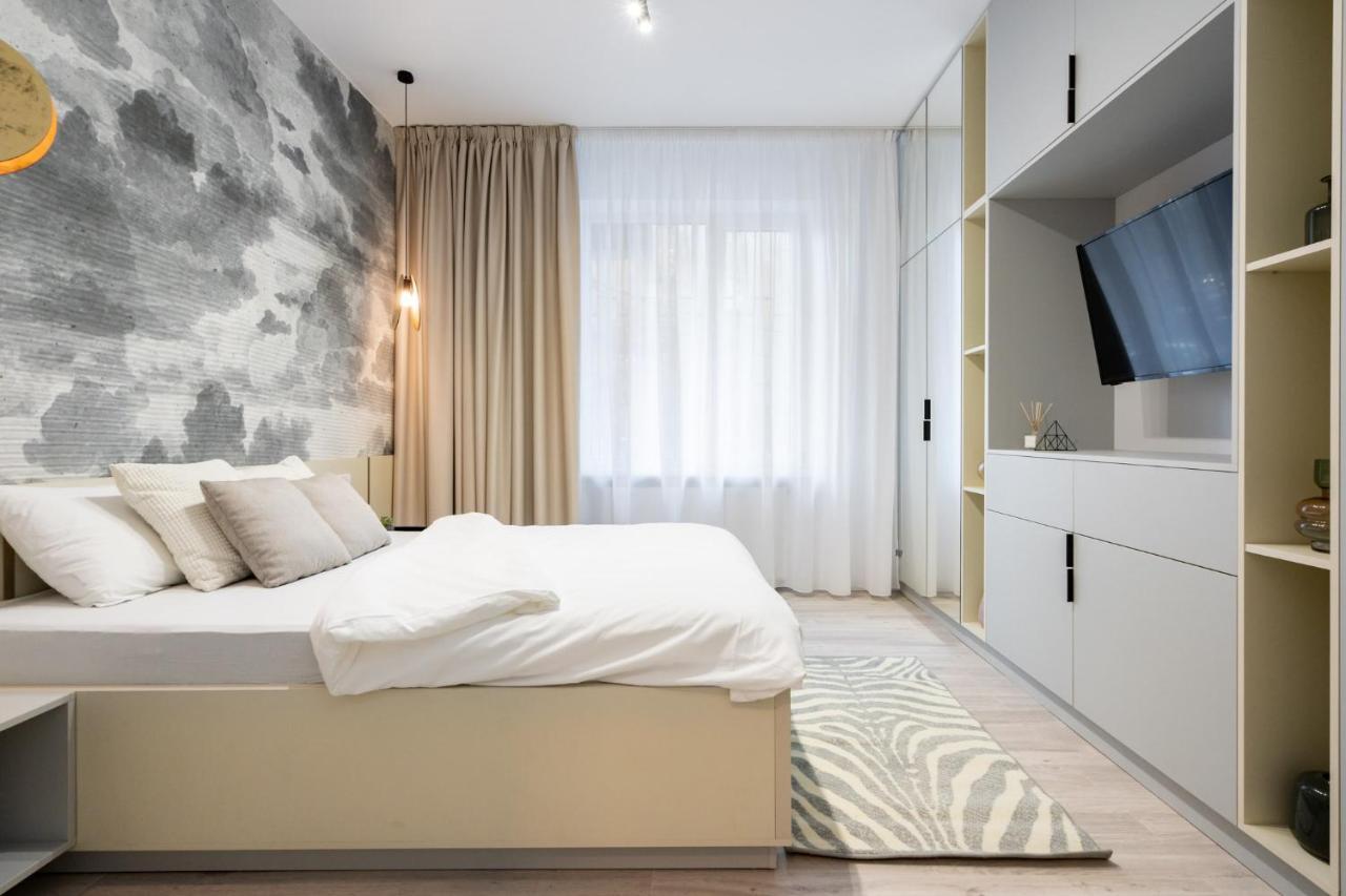 Four Bedroom Apartment, Old Town Bukares Bagian luar foto