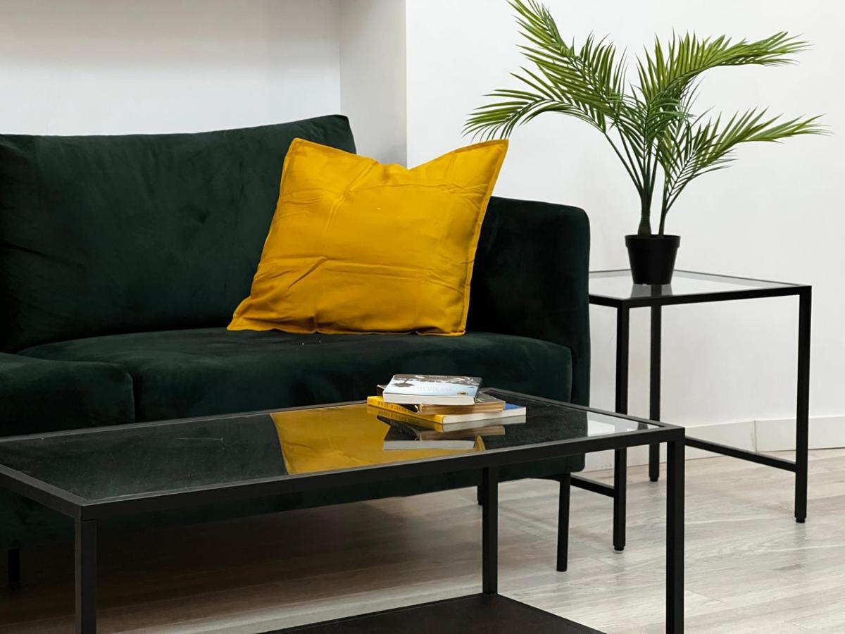 Four Bedroom Apartment, Old Town Bukares Bagian luar foto