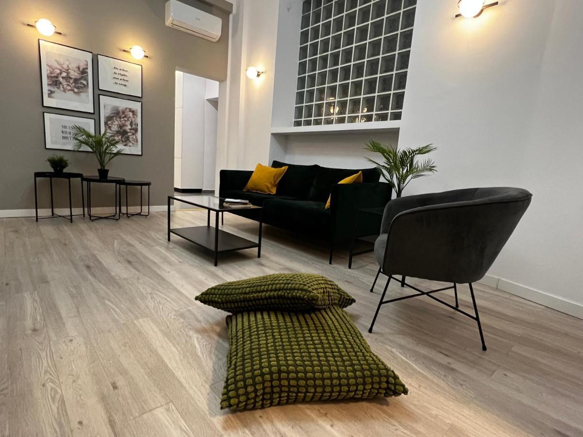 Four Bedroom Apartment, Old Town Bukares Bagian luar foto