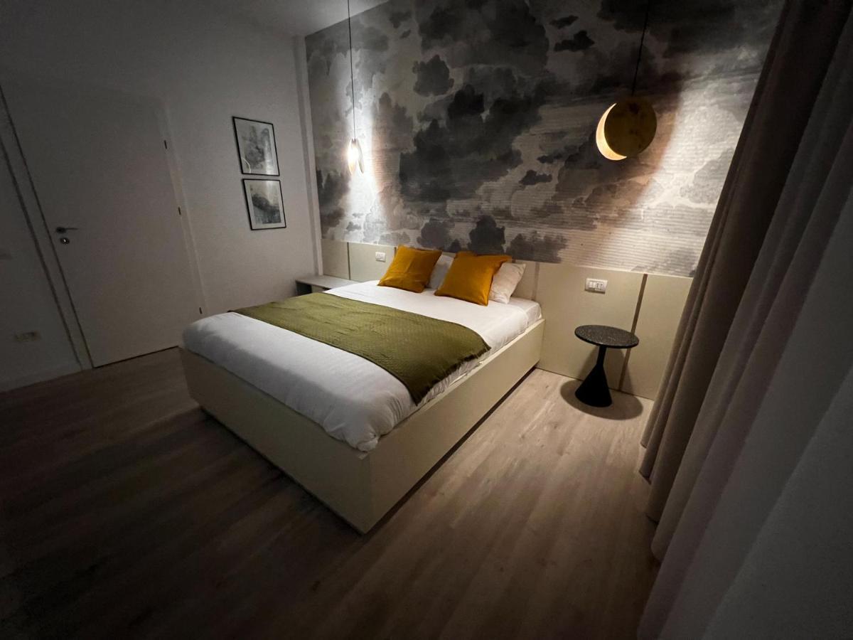Four Bedroom Apartment, Old Town Bukares Bagian luar foto
