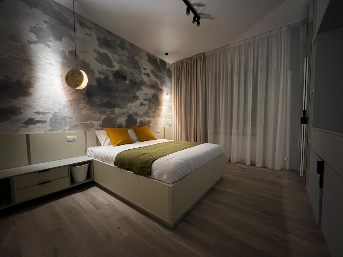 Four Bedroom Apartment, Old Town Bukares Bagian luar foto