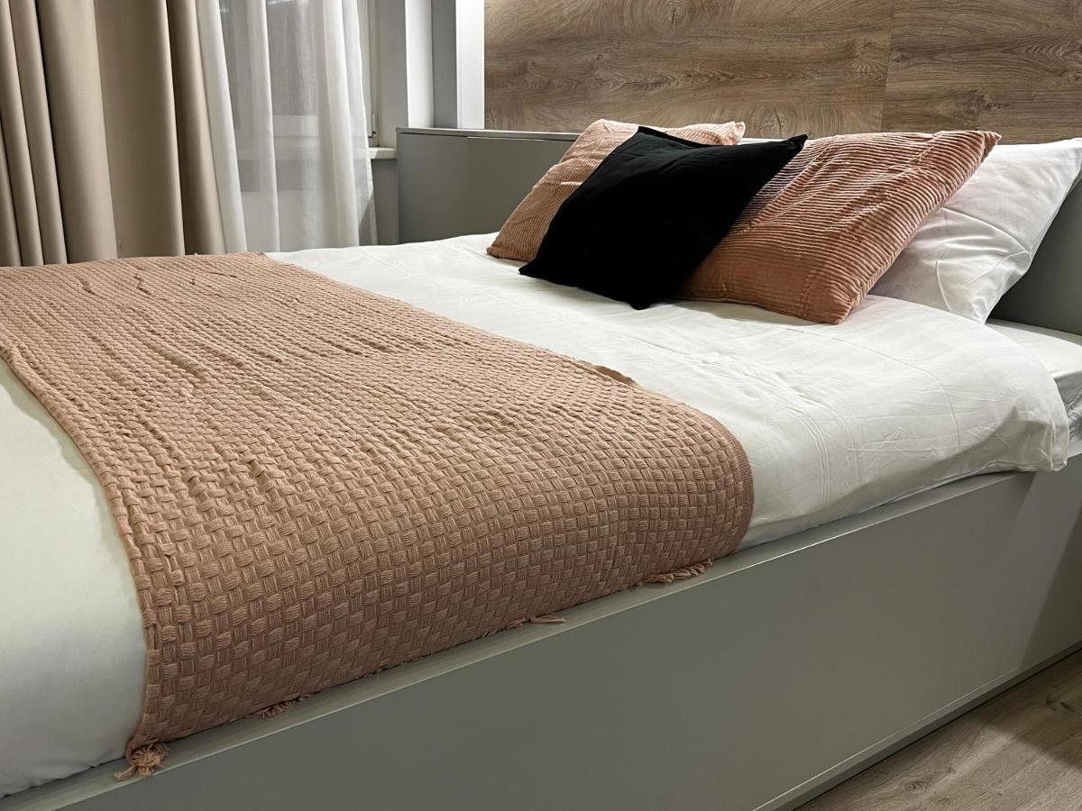 Four Bedroom Apartment, Old Town Bukares Bagian luar foto