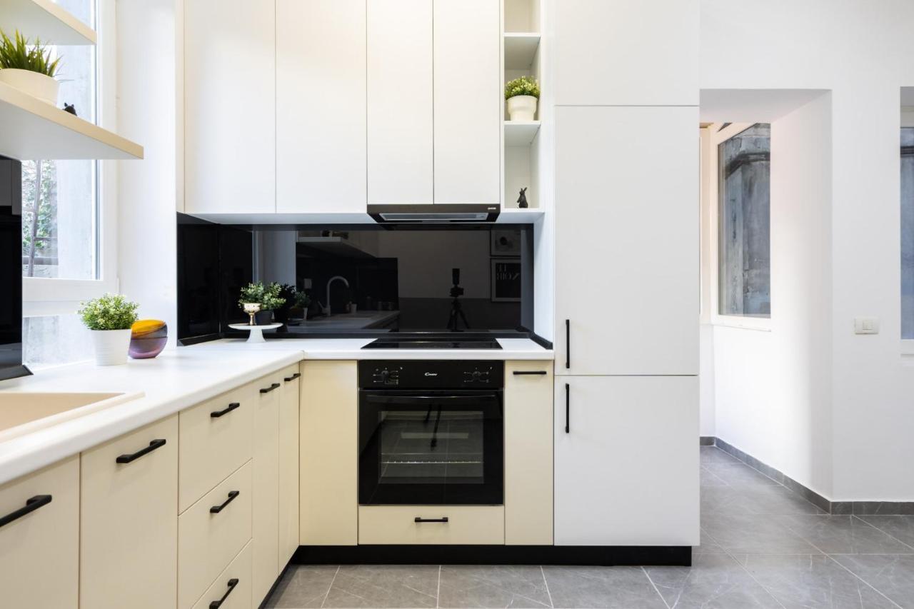 Four Bedroom Apartment, Old Town Bukares Bagian luar foto