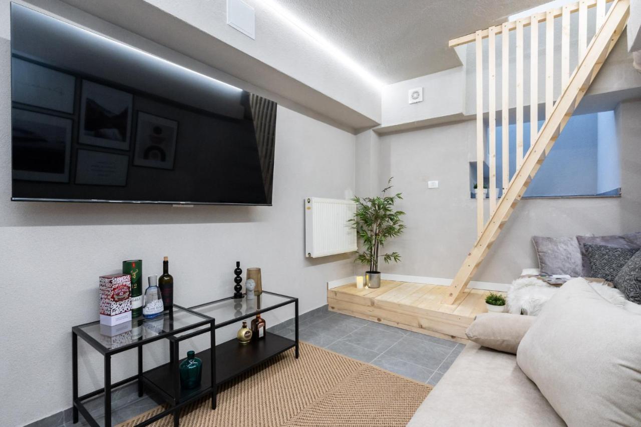 Four Bedroom Apartment, Old Town Bukares Bagian luar foto