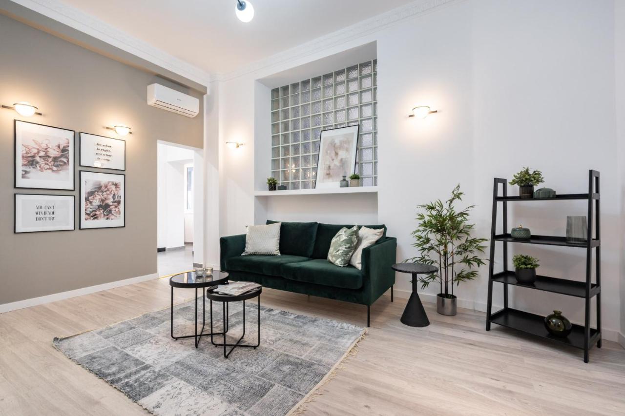 Four Bedroom Apartment, Old Town Bukares Bagian luar foto