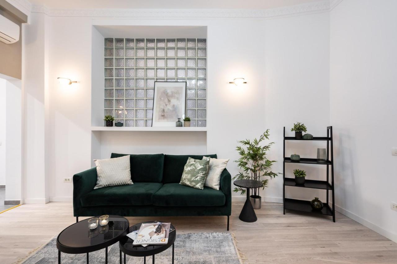 Four Bedroom Apartment, Old Town Bukares Bagian luar foto