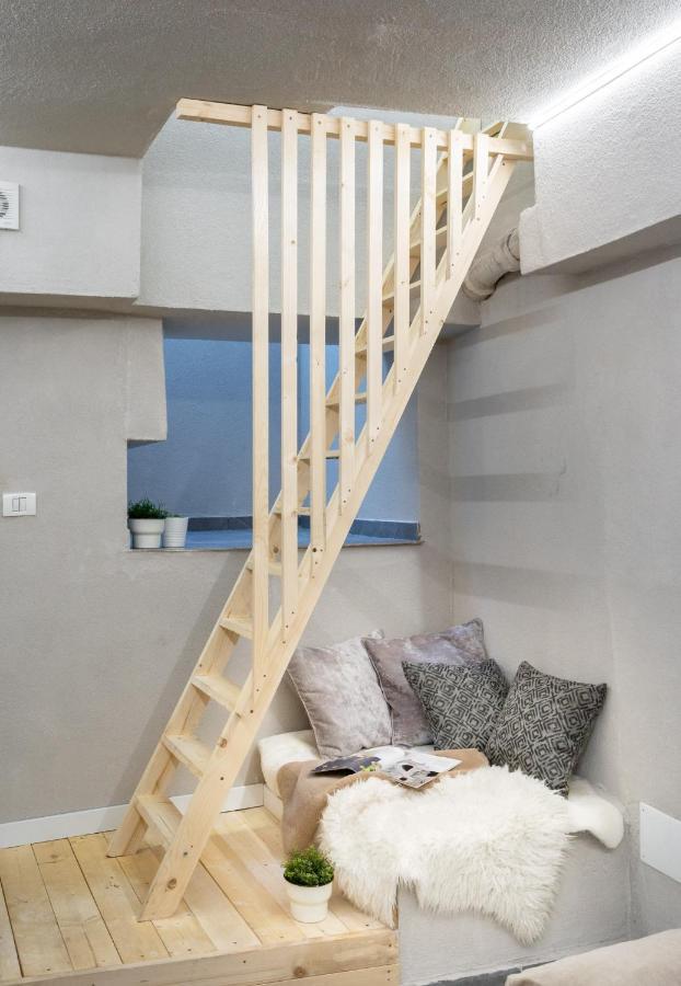 Four Bedroom Apartment, Old Town Bukares Bagian luar foto